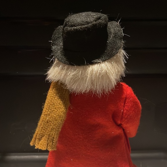 Vintage Byers Choice Christmas Carolers Couple Seniors Singer Figurines - Picture 11 of 16